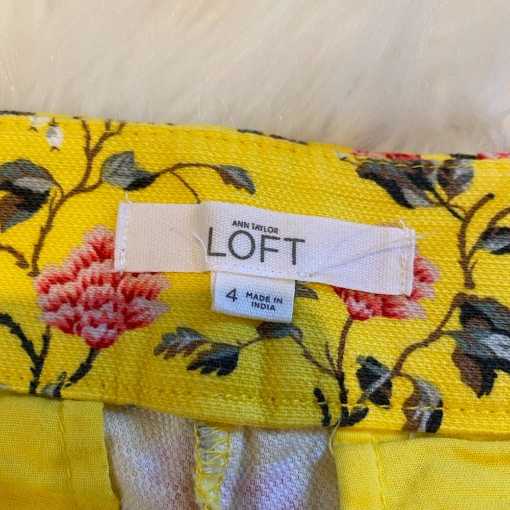 Ann Taylor Loft Riviera Short - Picture 5 of 6